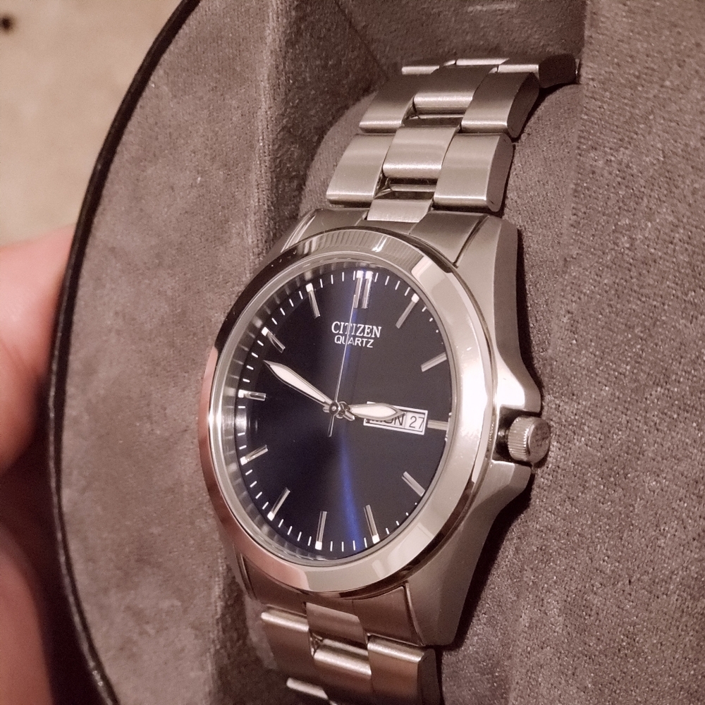 Citizen - Picture 4 of 6